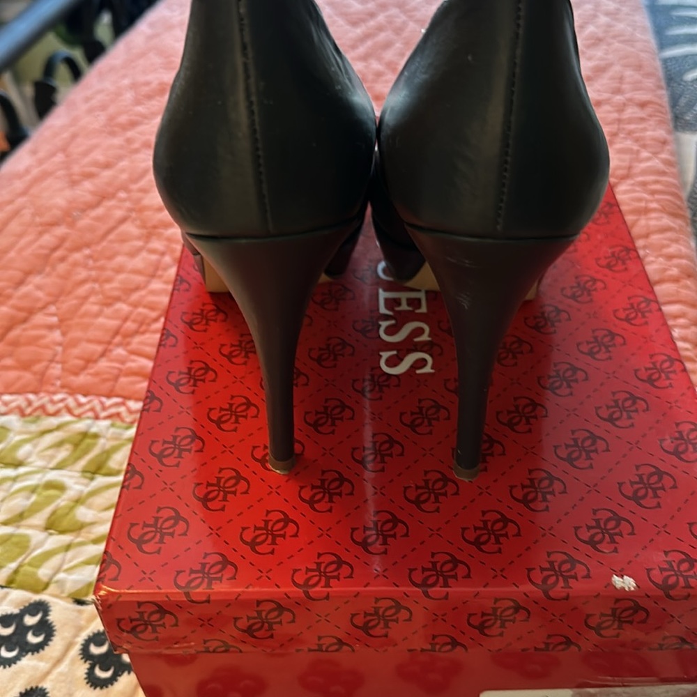 Guess Heels - Picture 3 of 5